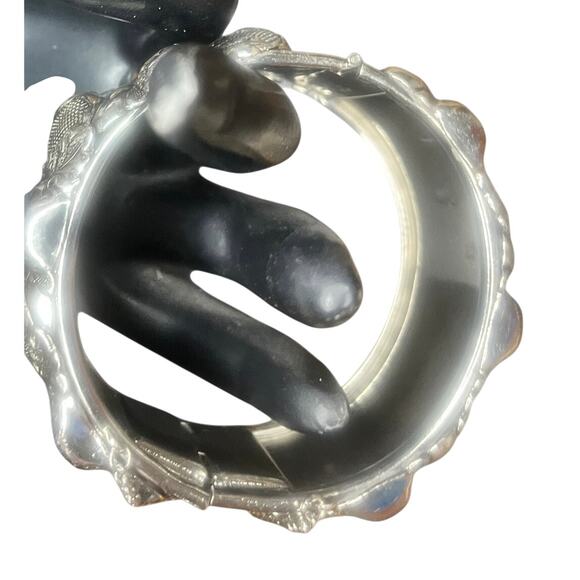 Vintage Vargas Silvertone Mesh Floral Bangle Bracelet - Picture 4 of 7